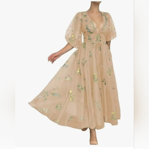 Floral Embroidered Tulle Dress - Picture 10 of 10